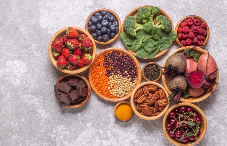 Healthy foods high in antioxidants.